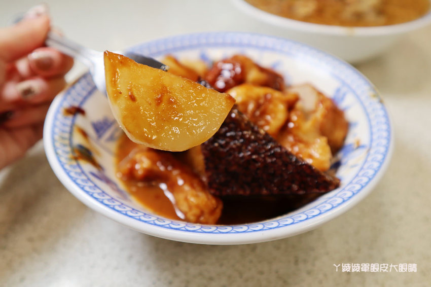 新竹美食小吃推薦寶島麵線站！老闆就賣這幾樣，甜不辣吃完免費加熱湯