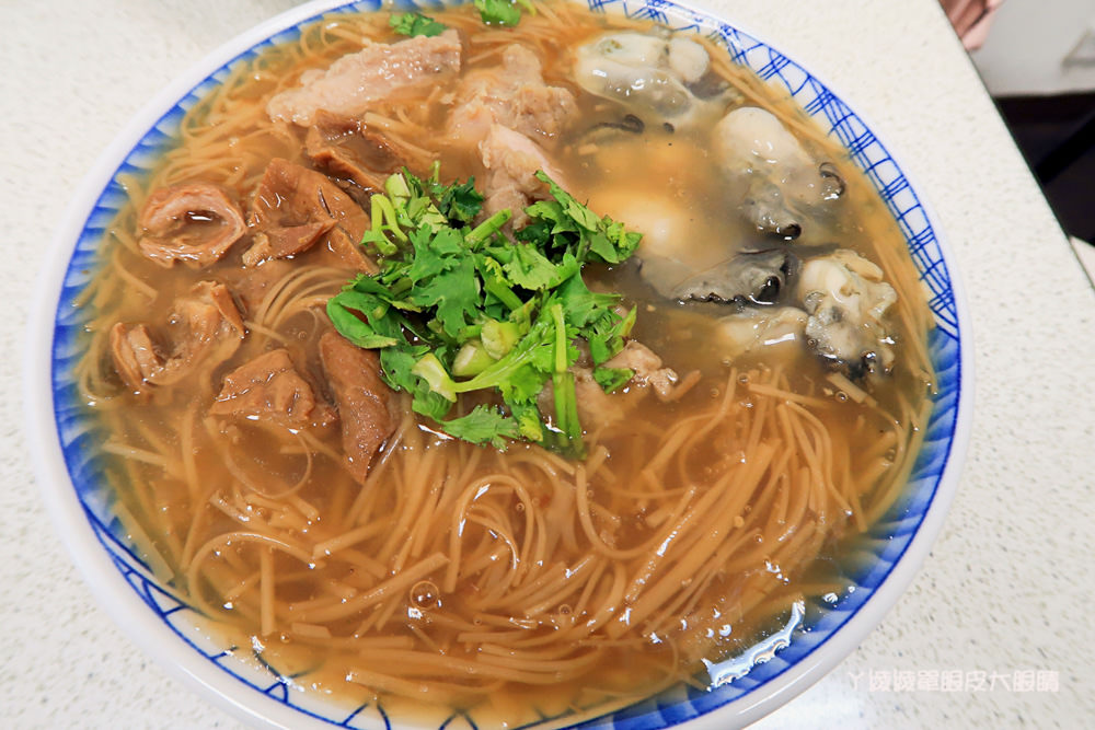 新竹小吃外送|寶島麵線站只賣這幾樣!大魯閣湳雅廣場附近,甜不辣吃完免費加熱湯