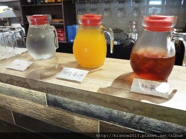 義食間19-飲料區.JPG