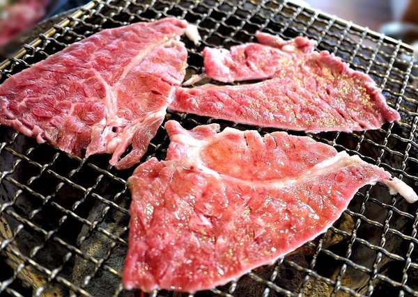 胖肚肚燒肉吃到飽:【食記】胖肚肚燒肉吃到飽!慶生聚餐的好地方!近捷運南京三民站 / 京華城旁