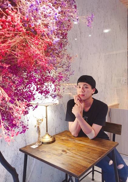 喜歡咖啡館：喜歡咖啡館：靠近大遠百,100種味道附近,IG正火紅的網美咖啡廳 (鮮奶厚吐司/可頌/咖啡飲品/自製甜點) 超多位置可以拍照!!!