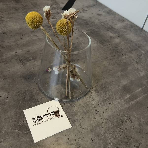 喜歡咖啡館：喜歡咖啡館：靠近大遠百,100種味道附近,IG正火紅的網美咖啡廳 (鮮奶厚吐司/可頌/咖啡飲品/自製甜點) 超多位置可以拍照!!!