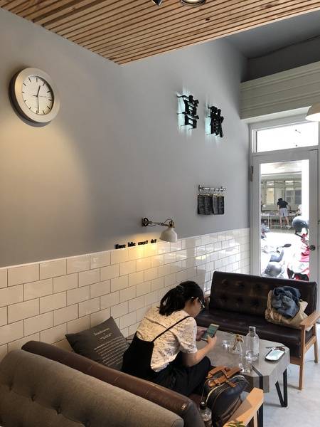 喜歡咖啡館：喜歡咖啡館：靠近大遠百,100種味道附近,IG正火紅的網美咖啡廳 (鮮奶厚吐司/可頌/咖啡飲品/自製甜點) 超多位置可以拍照!!!