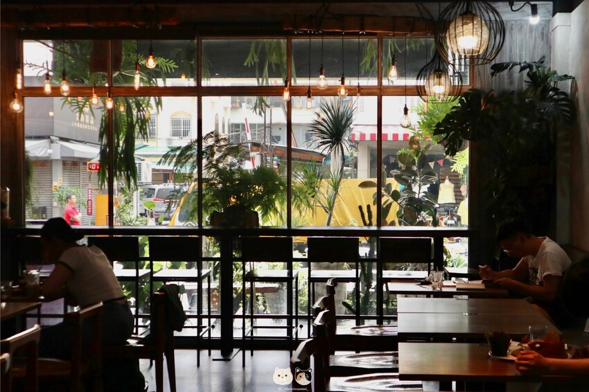 台中西區早午餐|8.9Brunch 捌點玖早午餐．森林系秘境般餐廳，餐點豐盛營養滿滿!內文含最新菜單