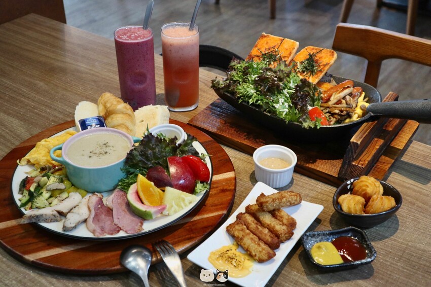 台中西區早午餐|8.9Brunch 捌點玖早午餐．森林系秘境般餐廳，餐點豐盛營養滿滿!內文含最新菜單