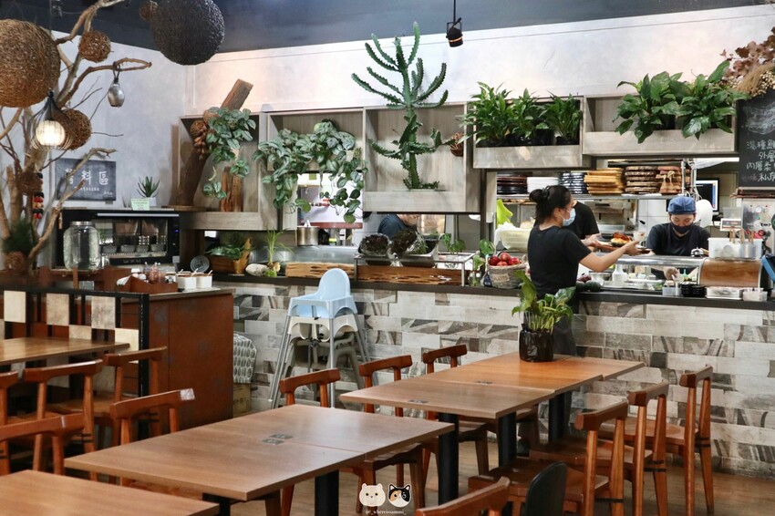 台中西區早午餐|8.9Brunch 捌點玖早午餐．森林系秘境般餐廳，餐點豐盛營養滿滿!內文含最新菜單