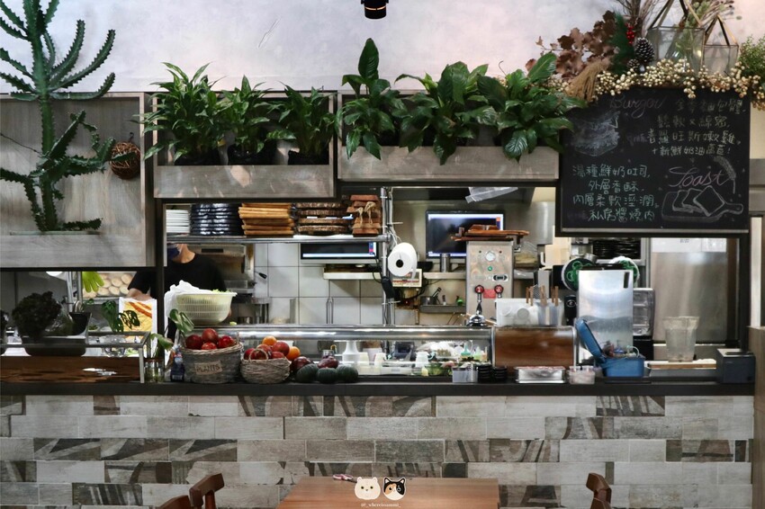 台中西區早午餐|8.9Brunch 捌點玖早午餐．森林系秘境般餐廳，餐點豐盛營養滿滿!內文含最新菜單