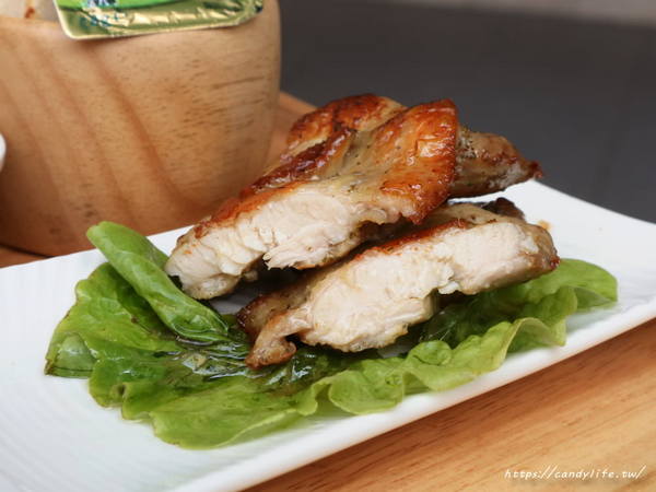 立系列-捌點玖/早午餐/8.9brunch/8.9早午餐：台中美食│8.9Brunch〃SOGO百貨旁工業風早午餐，裝潢好拍，推薦塔香醬燒肉蛋餅～