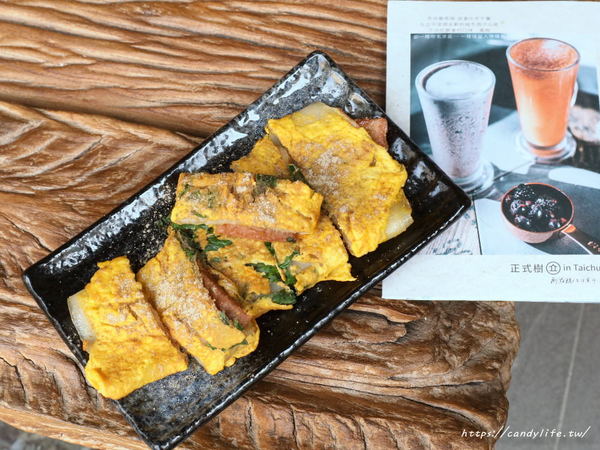 立系列-捌點玖/早午餐/8.9brunch/8.9早午餐：台中美食│8.9Brunch〃SOGO百貨旁工業風早午餐，裝潢好拍，推薦塔香醬燒肉蛋餅～