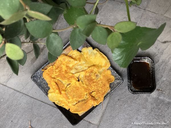 立系列-捌點玖/早午餐/8.9brunch/8.9早午餐：台中美食│8.9Brunch〃SOGO百貨旁工業風早午餐，裝潢好拍，推薦塔香醬燒肉蛋餅～