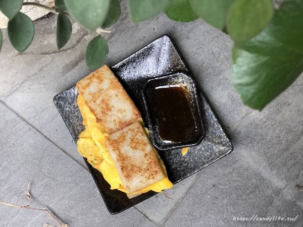立系列-捌點玖/早午餐/8.9brunch/8.9早午餐：台中美食│8.9Brunch〃SOGO百貨旁工業風早午餐，裝潢好拍，推薦塔香醬燒肉蛋餅～