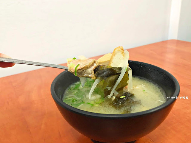 【台中 北區】青和日式廚房 🍜🍱 從早餐賣到晚餐，餐點平價，口味少油少鹽，清爽無負擔，更有限定冰花及沖繩飯糰供應，近中國醫，外食族三餐新選擇，鄰近一帶有外送喔！