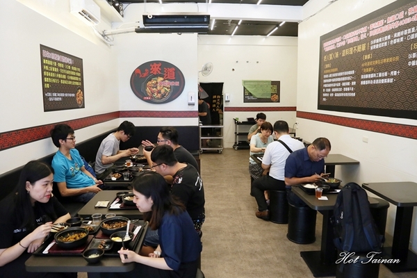 來道-黃燜雞米飯:【台南美食】國民砂鍋美食黃燜雞!好吃到再添兩碗白飯啦:來道黃燜雞米飯