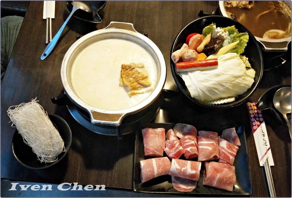 哈帕叔叔：《西門町美食》假日逛街的精緻鍋物/火鍋/丼飯/火烤兩吃/風味板燒/養生素食/石鍋拌飯/在料理豐富多元的『哈帕叔叔』