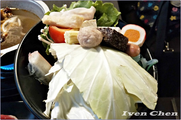 哈帕叔叔：《西門町美食》假日逛街的精緻鍋物/火鍋/丼飯/火烤兩吃/風味板燒/養生素食/石鍋拌飯/在料理豐富多元的『哈帕叔叔』