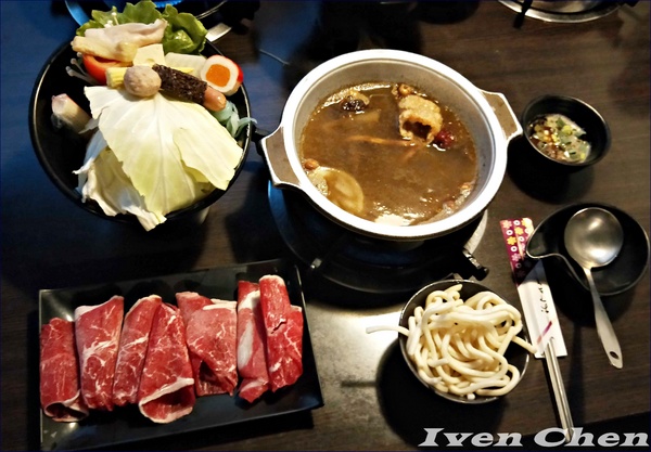 哈帕叔叔：《西門町美食》假日逛街的精緻鍋物/火鍋/丼飯/火烤兩吃/風味板燒/養生素食/石鍋拌飯/在料理豐富多元的『哈帕叔叔』