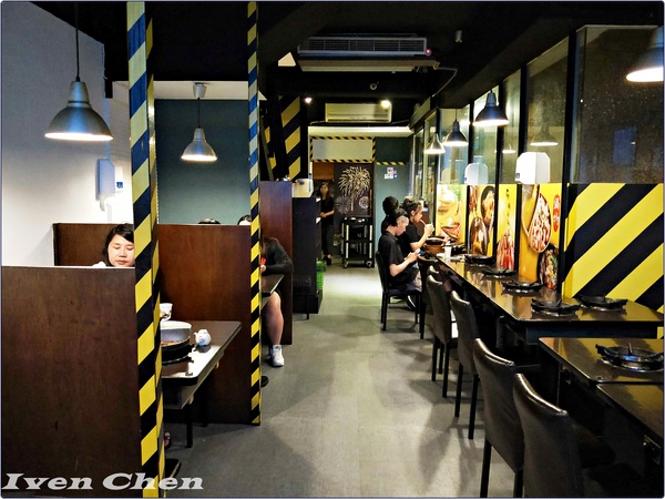 哈帕叔叔：《西門町美食》假日逛街的精緻鍋物/火鍋/丼飯/火烤兩吃/風味板燒/養生素食/石鍋拌飯/在料理豐富多元的『哈帕叔叔』