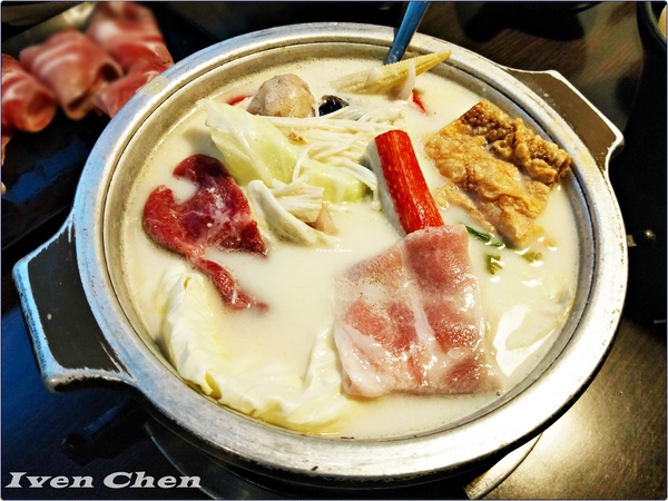 哈帕叔叔：《西門町美食》假日逛街的精緻鍋物/火鍋/丼飯/火烤兩吃/風味板燒/養生素食/石鍋拌飯/在料理豐富多元的『哈帕叔叔』