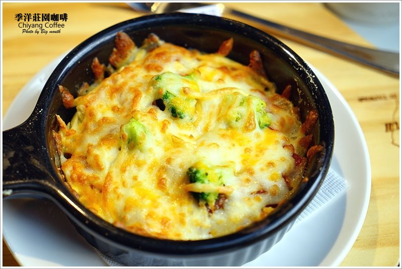 【桃園美食】季洋莊園咖啡‧夢幻漸層小農拿鐵、手沖單品咖啡冷熱體驗，鹹甜輕食都有!不限時、附Wifi、插座，無服務費的用餐好地方!