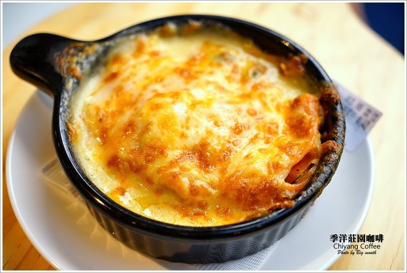 【桃園美食】季洋莊園咖啡‧夢幻漸層小農拿鐵、手沖單品咖啡冷熱體驗，鹹甜輕食都有!不限時、附Wifi、插座，無服務費的用餐好地方!