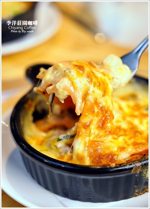 【桃園美食】季洋莊園咖啡‧夢幻漸層小農拿鐵、手沖單品咖啡冷熱體驗，鹹甜輕食都有!不限時、附Wifi、插座，無服務費的用餐好地方!