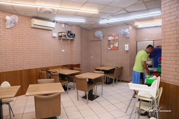 竹之青-牛排部屋(本店)：【台南美食】最有特色也是口味最創新的牛排店！搬家後全新面貌登場：竹之青牛排部屋