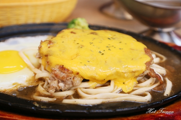 竹之青-牛排部屋(本店)：【台南美食】最有特色也是口味最創新的牛排店！搬家後全新面貌登場：竹之青牛排部屋