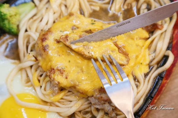 竹之青-牛排部屋(本店)：【台南美食】最有特色也是口味最創新的牛排店！搬家後全新面貌登場：竹之青牛排部屋