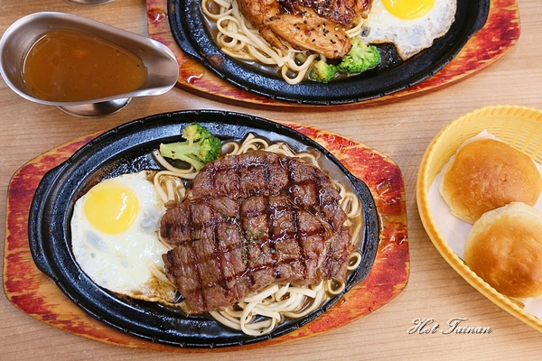 竹之青-牛排部屋(本店)：【台南美食】最有特色也是口味最創新的牛排店！搬家後全新面貌登場：竹之青牛排部屋