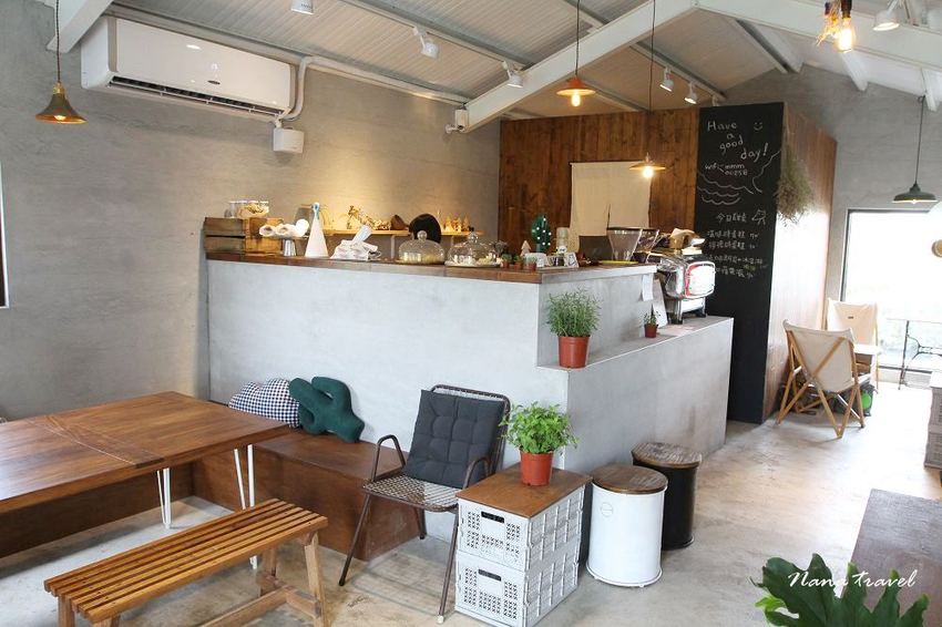 彰化田中》小田生活mmm。藏身稻田間的咖啡屋,ig打卡文青風,美式帳篷野餐趣,大片草原好療癒(寵物友善咖啡) - Nana愛旅行札記