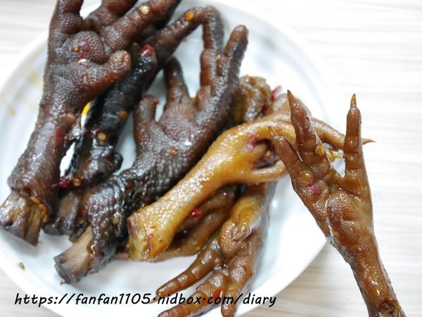 石牌好吃滷味【老三品雞腳】#石牌美食 #北投美食 #北投好吃滷味 #滷雞腳 #銅板美食 (28).JPG