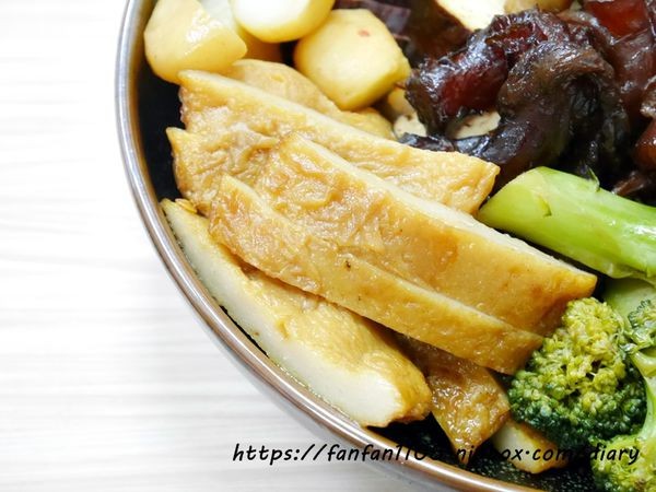 石牌好吃滷味【老三品雞腳】#石牌美食 #北投美食 #北投好吃滷味 #滷雞腳 #銅板美食 (36).JPG