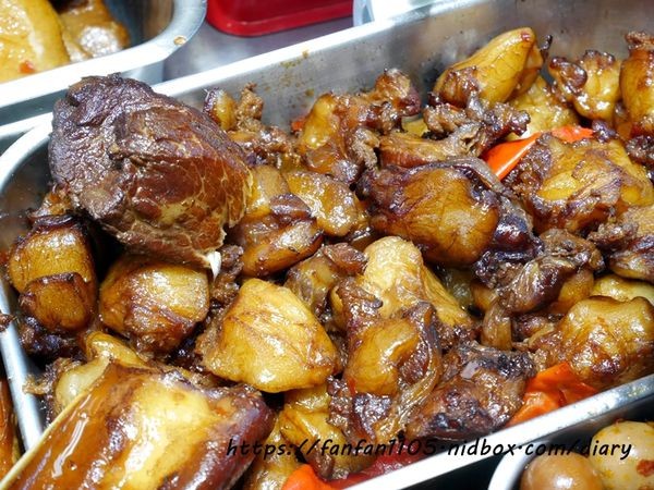 石牌好吃滷味【老三品雞腳】#石牌美食 #北投美食 #北投好吃滷味 #滷雞腳 #銅板美食 (4).JPG