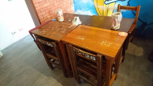 高三孝碳烤吐司專賣(美術館店):高雄早午餐~高三孝碳烤吐司專賣(美術館店)~兩津勘吉來了~同學們!!趕緊打卡上課囉~