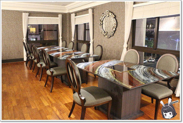 蒙娜麗莎鮮鍋物總匯：[食記]►高雄鼓山區◄令人讚嘆的歐式風格建築、各式活體現流海鮮盡在蒙娜麗莎. 佳餚品嚐館 - 海鮮鍋物總匯