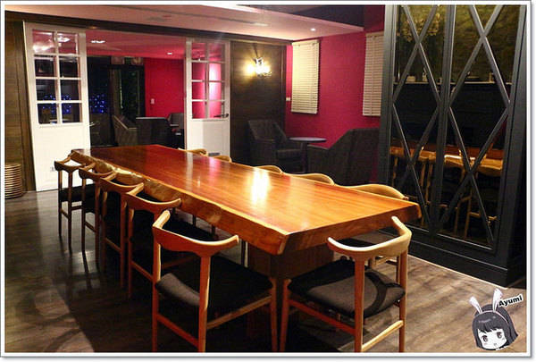 蒙娜麗莎鮮鍋物總匯：[食記]►高雄鼓山區◄令人讚嘆的歐式風格建築、各式活體現流海鮮盡在蒙娜麗莎. 佳餚品嚐館 - 海鮮鍋物總匯