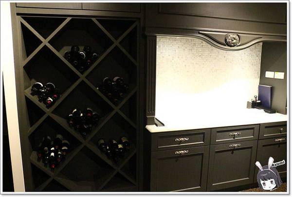 蒙娜麗莎鮮鍋物總匯：[食記]►高雄鼓山區◄令人讚嘆的歐式風格建築、各式活體現流海鮮盡在蒙娜麗莎. 佳餚品嚐館 - 海鮮鍋物總匯