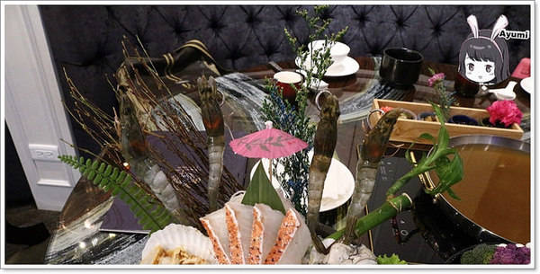 蒙娜麗莎鮮鍋物總匯：[食記]►高雄鼓山區◄令人讚嘆的歐式風格建築、各式活體現流海鮮盡在蒙娜麗莎. 佳餚品嚐館 - 海鮮鍋物總匯