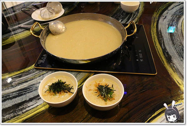 蒙娜麗莎鮮鍋物總匯：[食記]►高雄鼓山區◄令人讚嘆的歐式風格建築、各式活體現流海鮮盡在蒙娜麗莎. 佳餚品嚐館 - 海鮮鍋物總匯