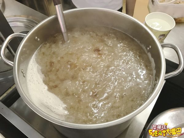 台中團購宅配美食白木耳》覓覓食務所-桃膠雪蓮子(皂角米)白木耳露!遵循古法製作流傳自大陸的消暑養顏Q彈健康飲~台中大墩路必吃美食小吃餐廳推薦。