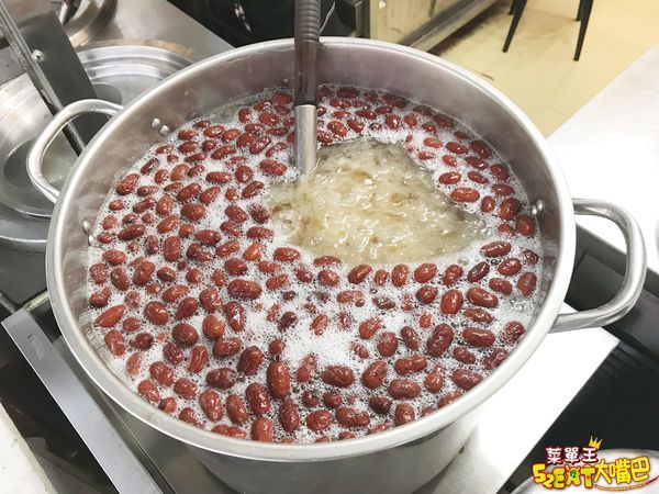 台中團購宅配美食白木耳》覓覓食務所-桃膠雪蓮子(皂角米)白木耳露!遵循古法製作流傳自大陸的消暑養顏Q彈健康飲~台中大墩路必吃美食小吃餐廳推薦。