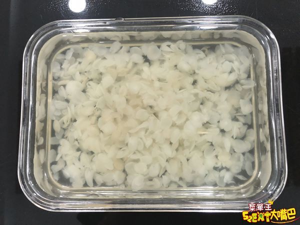 台中團購宅配美食白木耳》覓覓食務所-桃膠雪蓮子(皂角米)白木耳露!遵循古法製作流傳自大陸的消暑養顏Q彈健康飲~台中大墩路必吃美食小吃餐廳推薦。