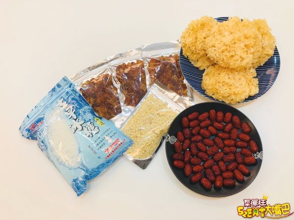 台中團購宅配美食白木耳》覓覓食務所-桃膠雪蓮子(皂角米)白木耳露!遵循古法製作流傳自大陸的消暑養顏Q彈健康飲~台中大墩路必吃美食小吃餐廳推薦。