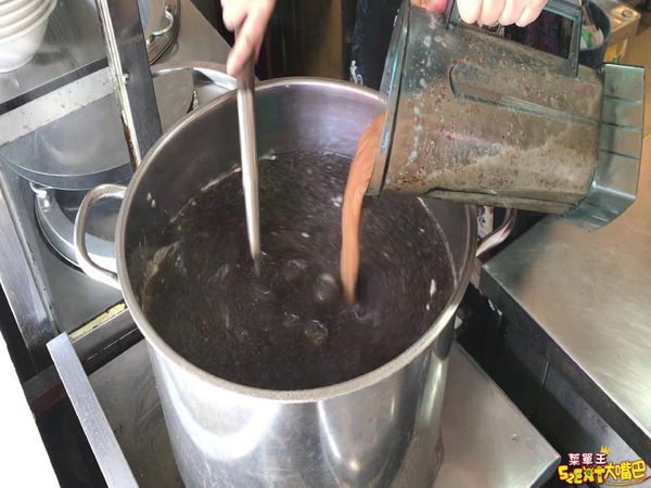 台中團購宅配美食黑木耳露》覓覓食務所-Q彈紅棗黑木耳露！養生萬靈丹血管清道夫的嚼感健康飲～台中大墩路必吃美食小吃餐廳推薦。