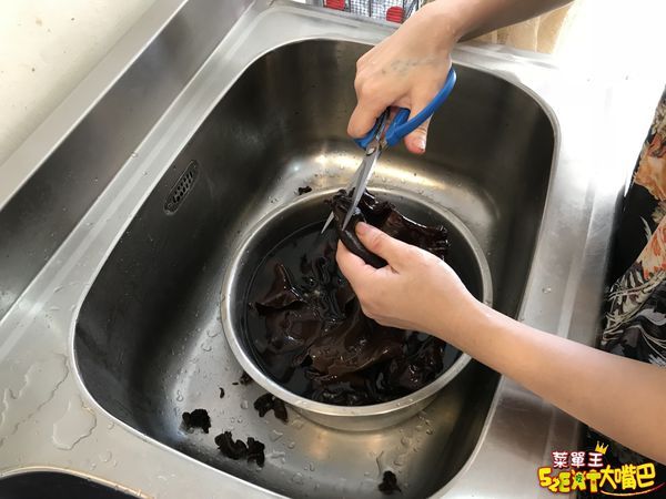 台中團購宅配美食黑木耳露》覓覓食務所-Q彈紅棗黑木耳露！養生萬靈丹血管清道夫的嚼感健康飲～台中大墩路必吃美食小吃餐廳推薦。