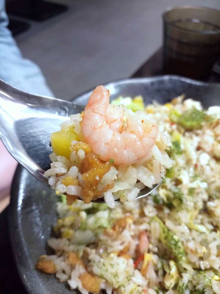 【桃園中壢】豐穀食堂☞加了紹興酒的炒飯,吃了到底會不會醉?