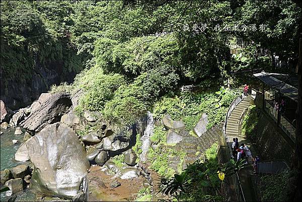 平溪十分瀑布19.jpg