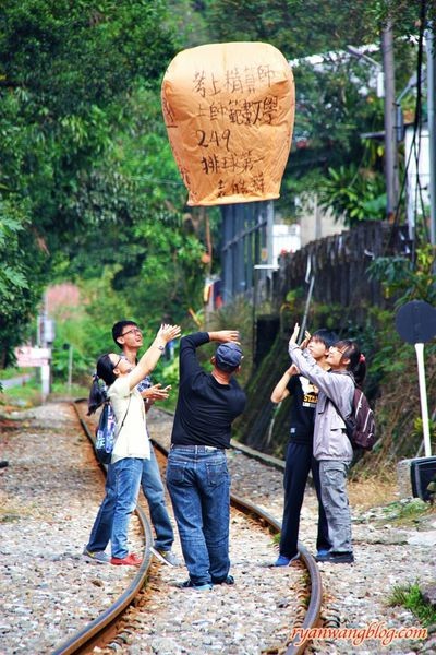 平溪一日遊-十分老街