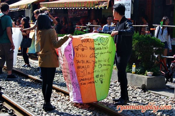 平溪一日遊-十分老街