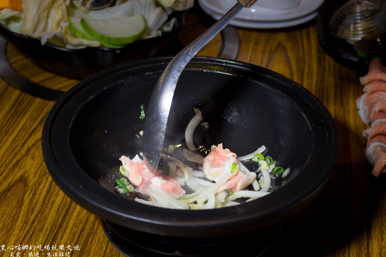 高雄鼓山︱小小醉迷你石頭火鍋 下班小聚,就吃精緻石頭火鍋與日式定食吧!